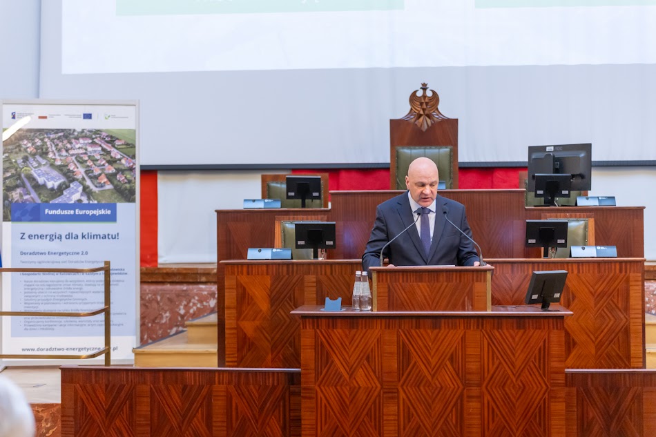 Wójt Gminy Buczkowice przemawia na sali Sejmu Śląskiego