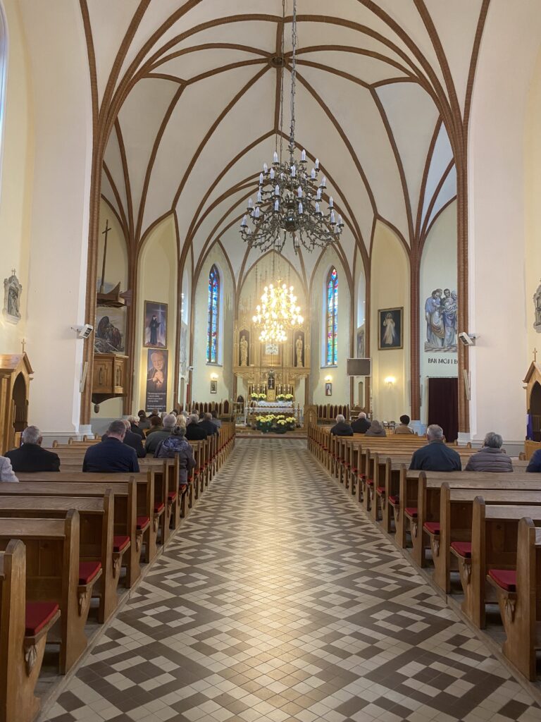Kościół Parafialny pw. św. Tomasza Apostoła w Dzierżeninie