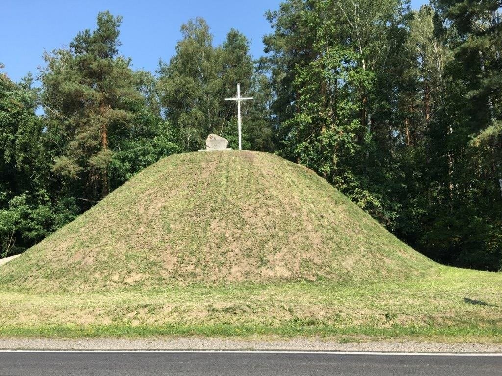 Kopiec Piłsudskiego w Zawadach (Majówce)