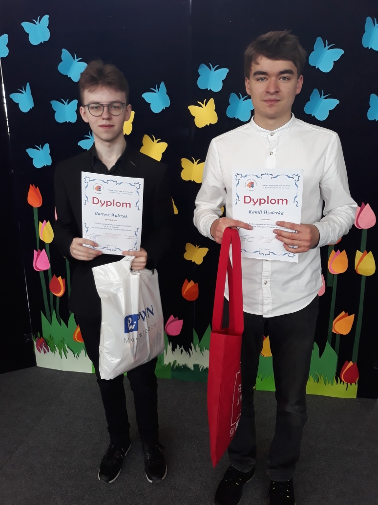 Bartosz Walczak kl.3PC i Kamil Wyderka kl.3GB - wyróżnieni w konkursach
