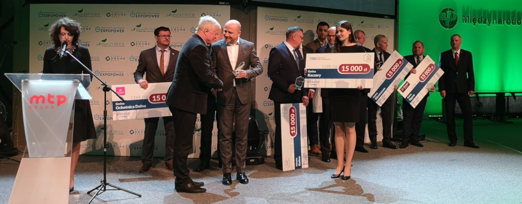 Wręczenie gratulacji i czeku