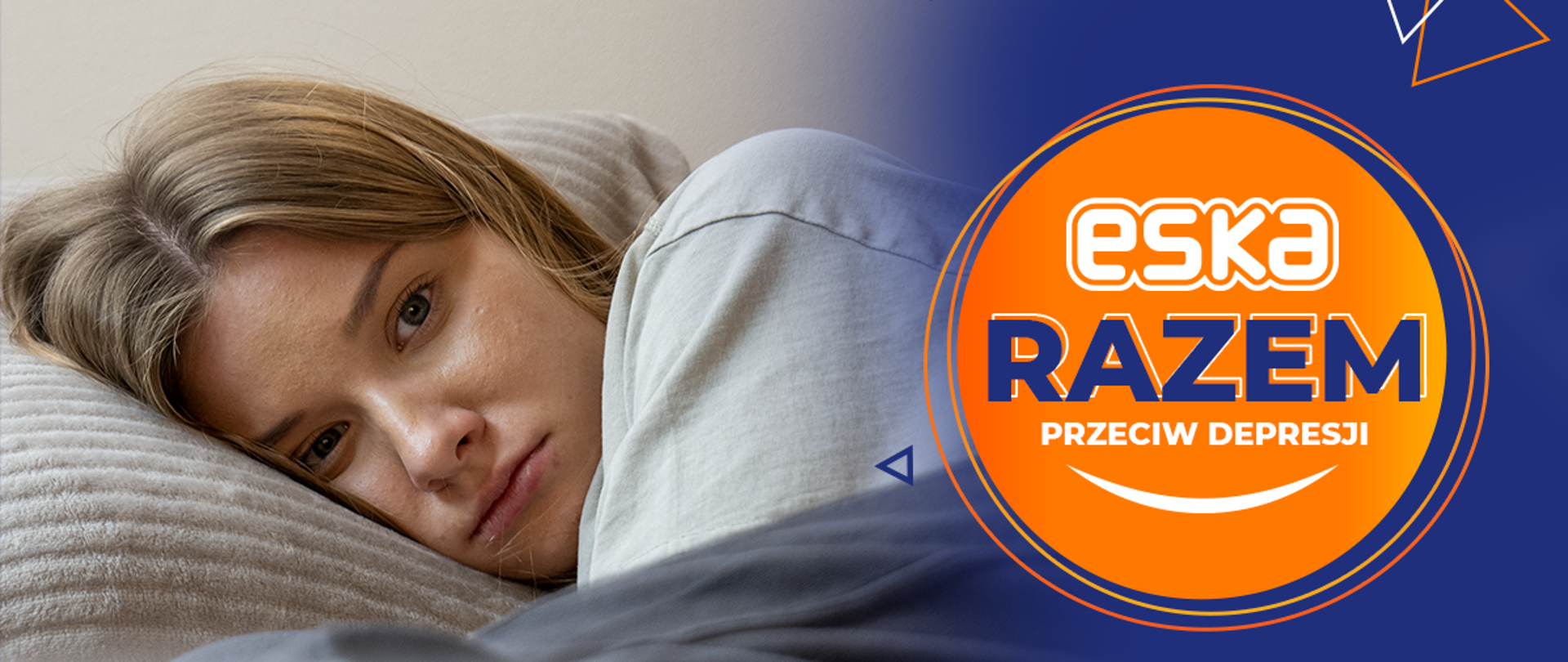 Zdjęcie przedstawia kadr z filmiku Eska Razem przeciw depresji, na którym znajduję się smutna, zamyślona, leżąca dziewczyna. 