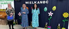 Pani Dyrektor oraz nauczycielki zaangażowane w organizację konkursu dokonują podsumowania wydarzenia