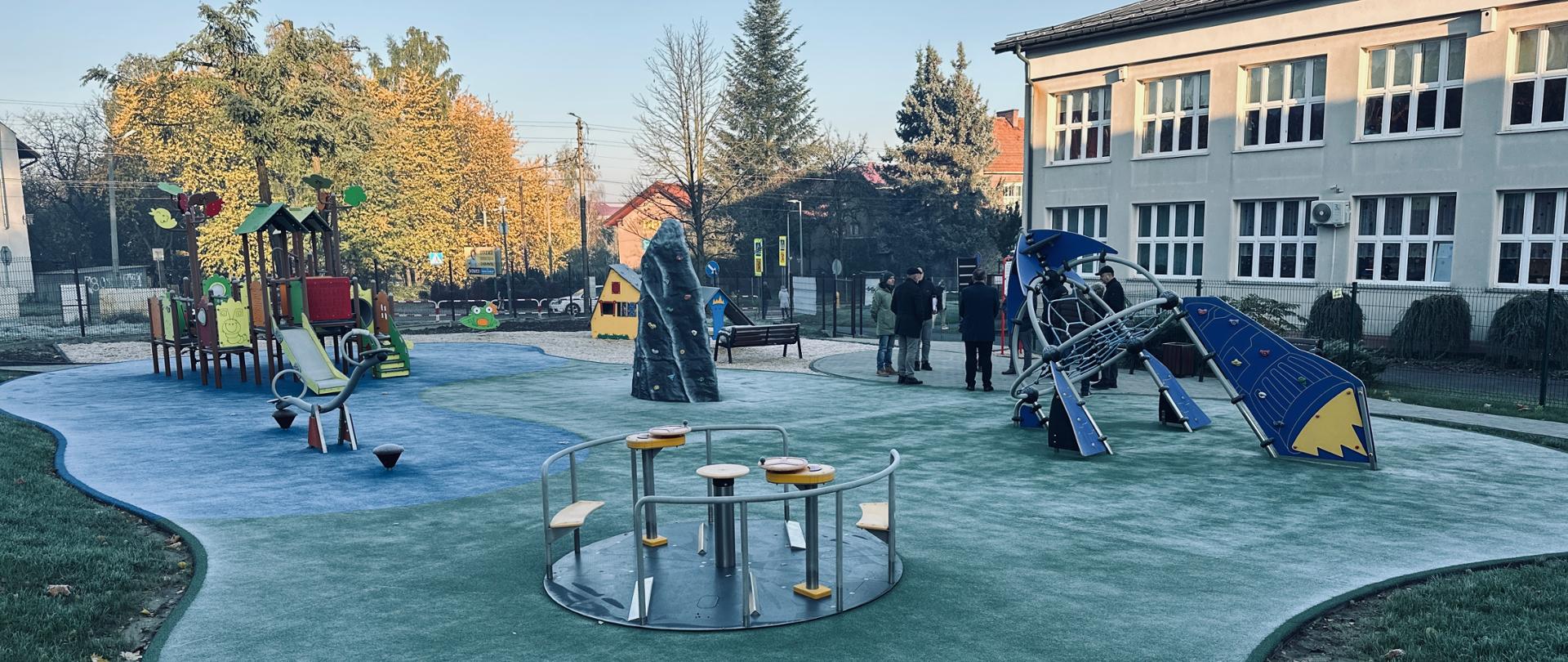 Odbiór prac modernizacyjnych placu zabaw przy Zespole Szkół nr 1 w Kalwarii Zebrzydowskiej