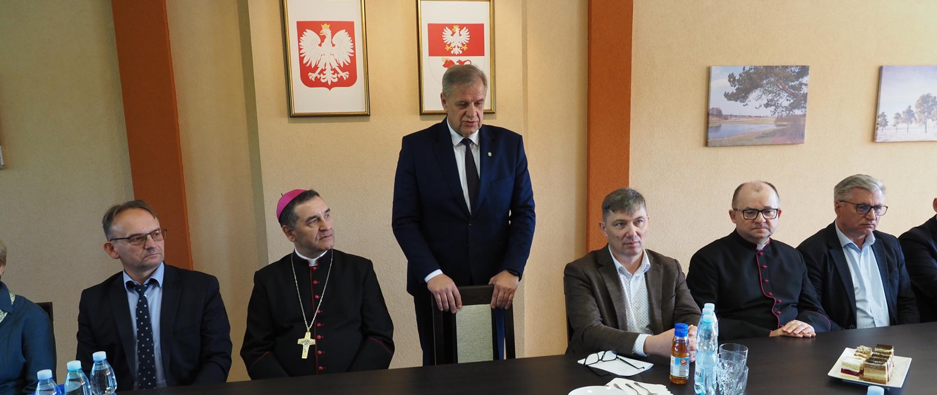 Wizytacja kanoniczna biskupa drohiczyńskiego w Starostwie Powiatowym w Bielsku Podlaskim