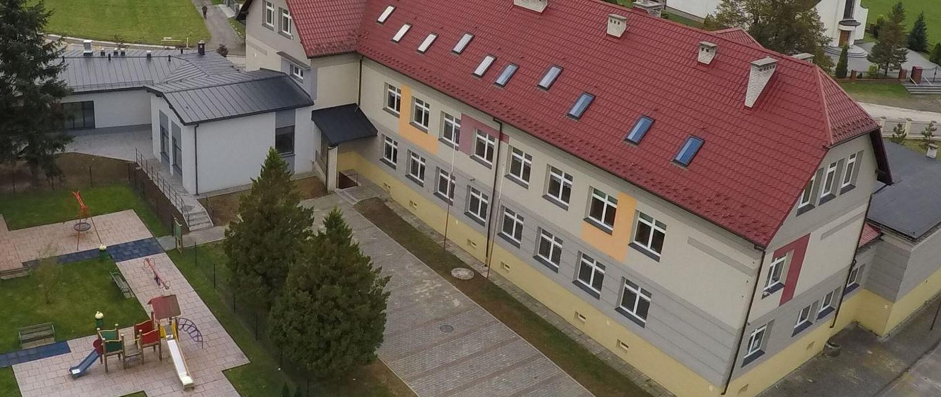 Gmina Kalwaria Zebrzydowska z imponującym dofinansowaniem – ponad 920 tys. zł
na modernizację szkoły w Barwałdzie Górnym
