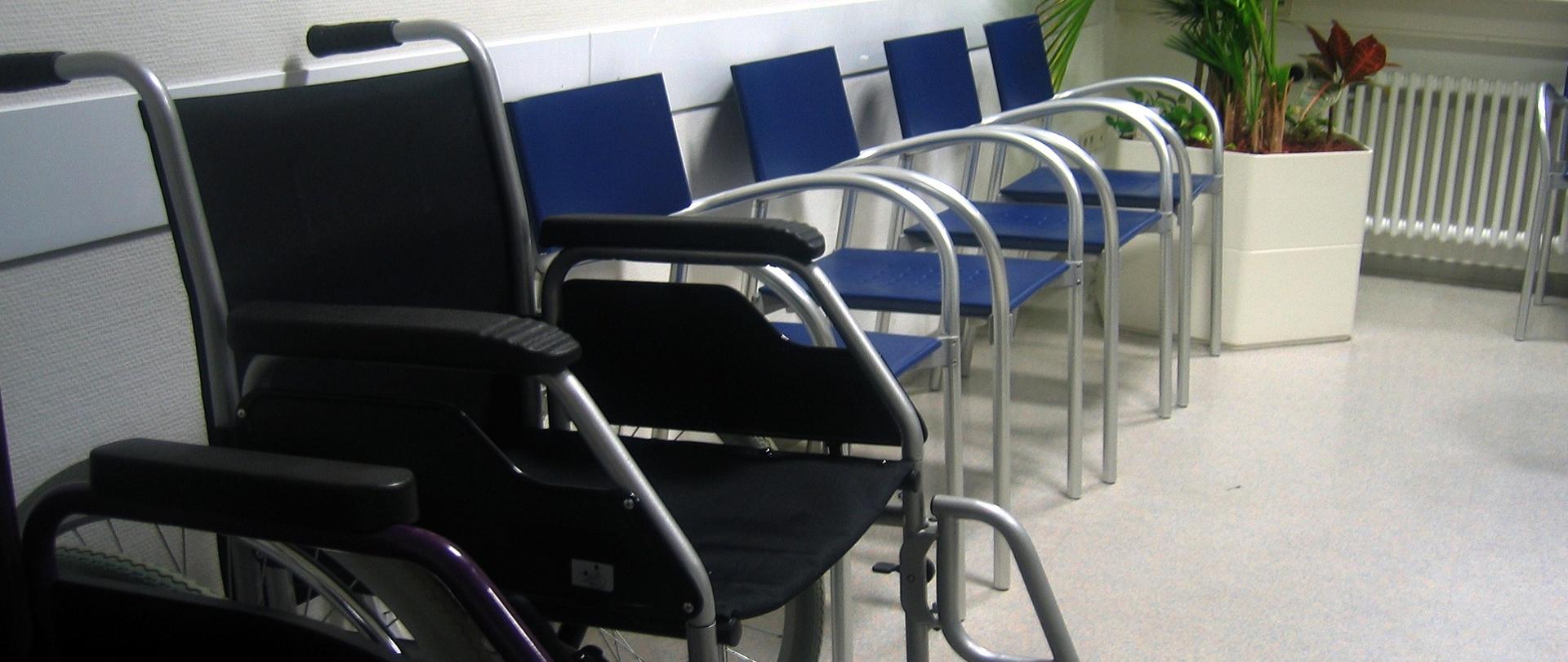 Przedmioty ortopedyczne i turnusy rehabilitacyjne - zdjęcie ilustracyjne
