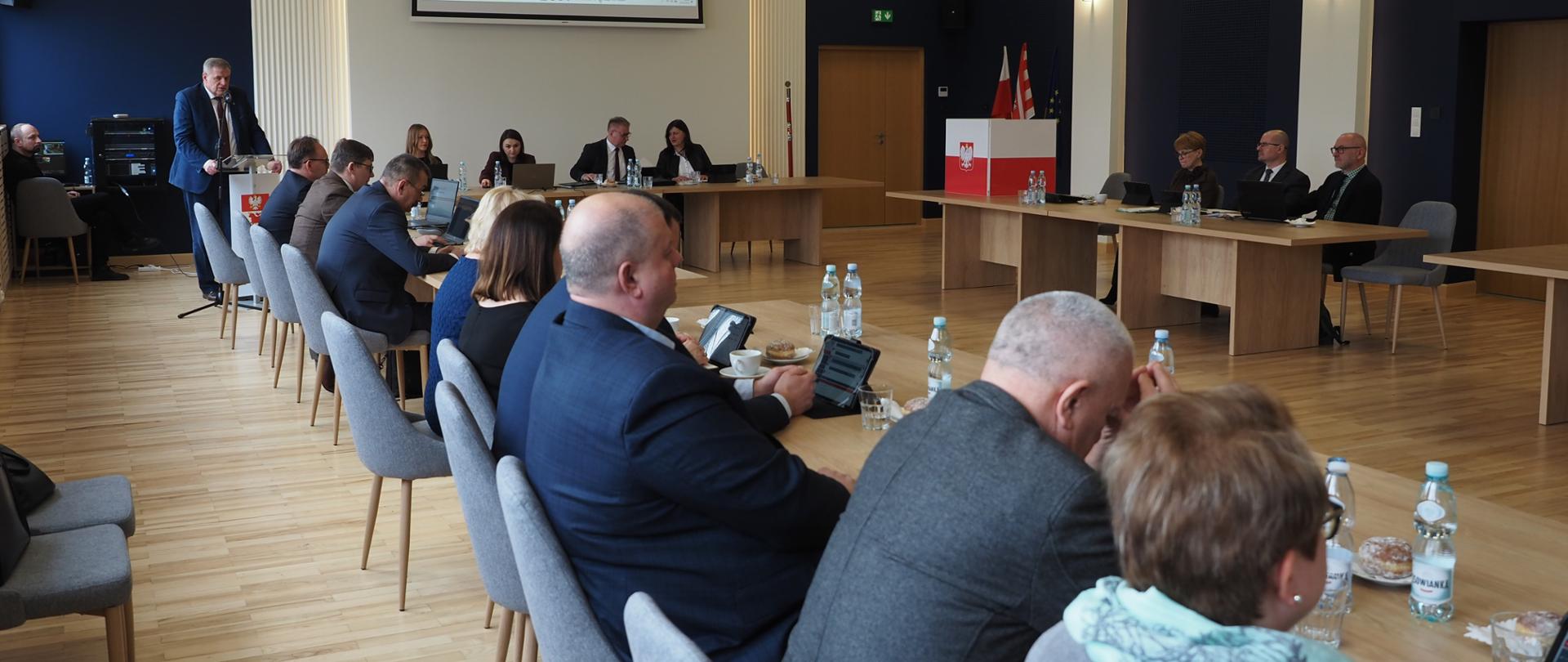 Nadzwyczajna sesja Rady Powiatu w Bielsku Podlaskim, wybór starosty bielskiego i członków Zarządu Powiatu