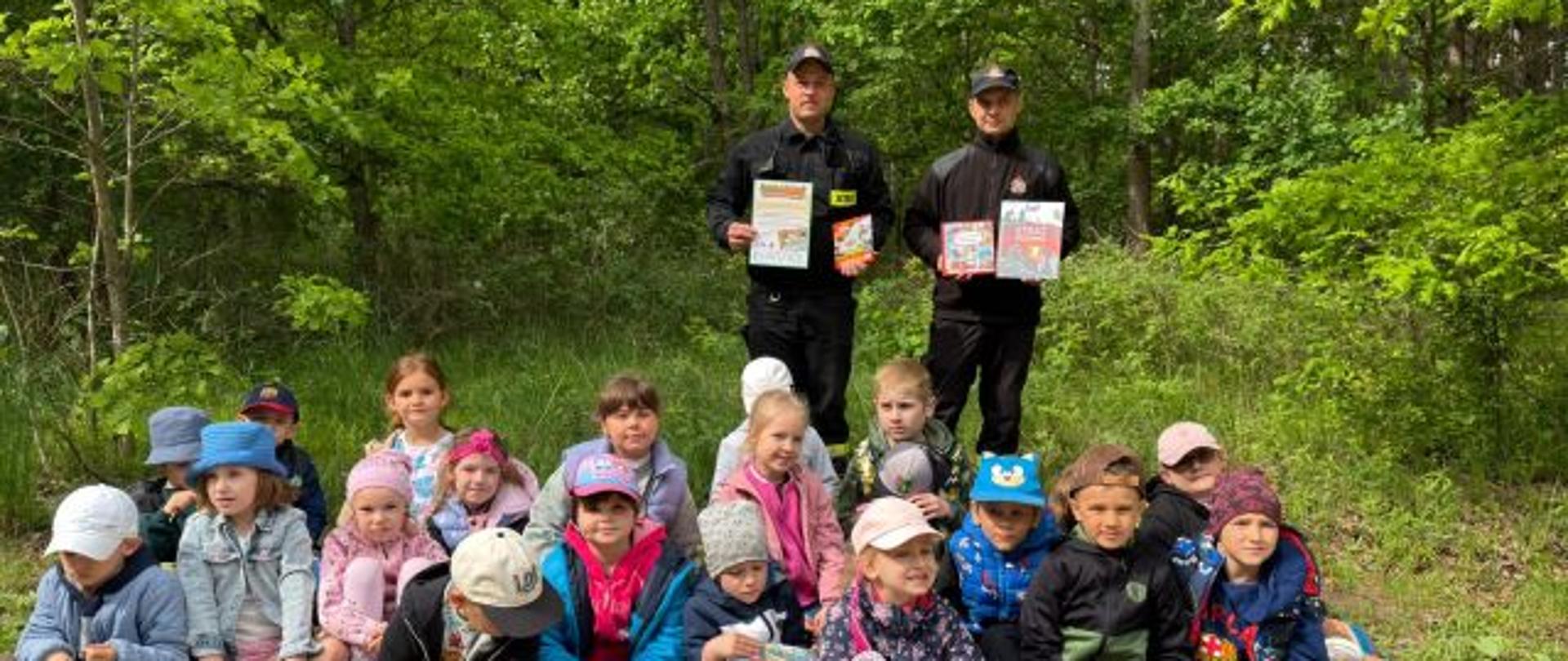 Pamiątkowe zdjęcie uczestników spotkania