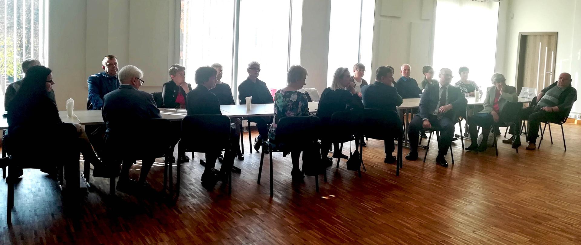 Spotkanie koła terenowego Polskiego Związku Niewidomych w Bielsku Podlaskim z udziałem sekretarza powiatu dr Marka Martyniuka