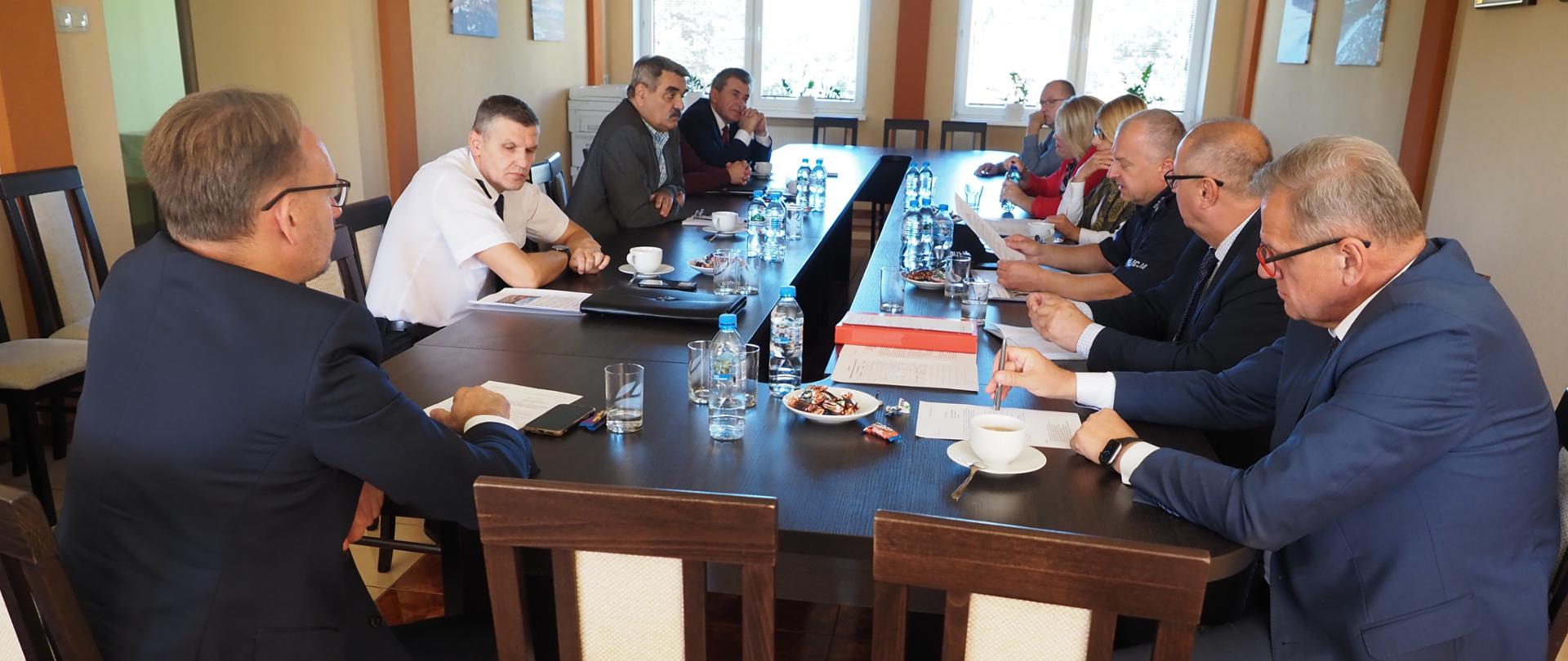 Posiedzenie powiatowego zespołu zarządzania kryzysowego