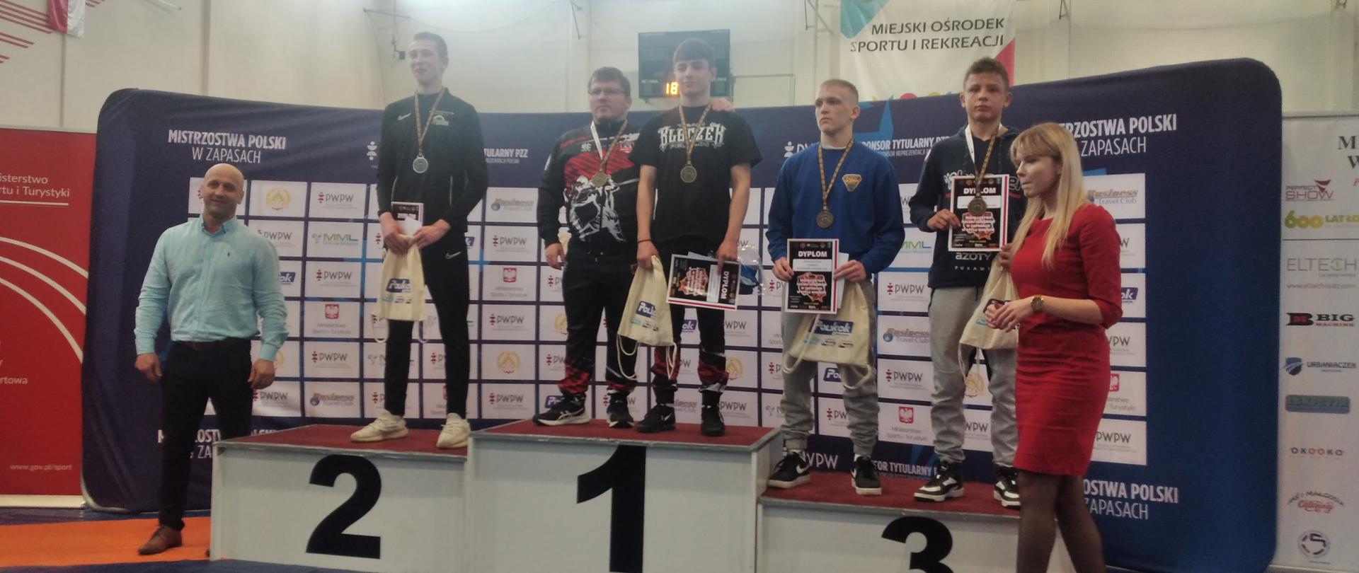 Roni Wójcik na trzecim stopniu podium