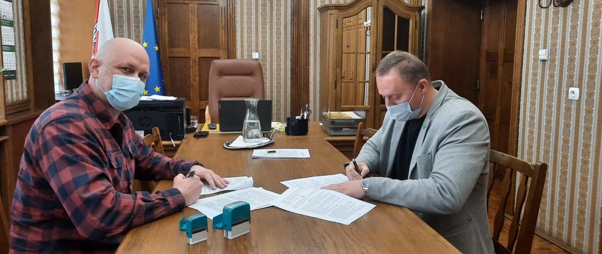 Podpisanie umowy na inwestycje drogowe