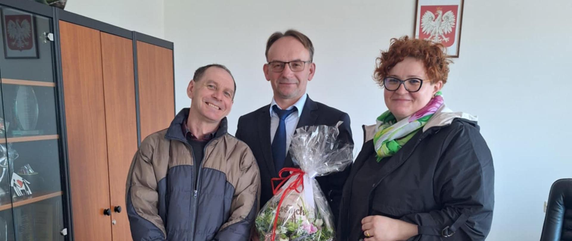 Przedstawiciele Warsztatu Terapii Zajęciowej Caritas Diecezji Drohiczyńskiej w Bielsku Podlaskim z wizytą w Starostwie Powiatowym