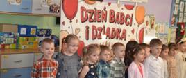 Dzieci prezentują repertuar artystyczny