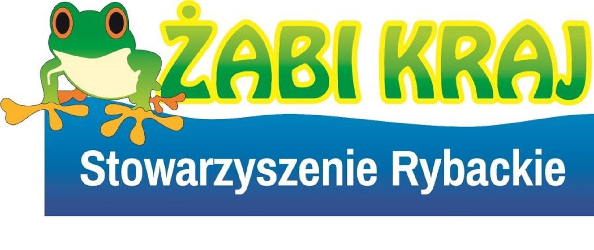 Z lewej strony zielono-biała żaba. Pod nią niebieska wstęga symbolizująca wodę, na niej napis białymi literami Stowarzyszenie Rybackie. Powyżej wstęgi na białym tle napis ŻABI KRAJ, wykonany zielonymi literami w żółtych obwódkach.