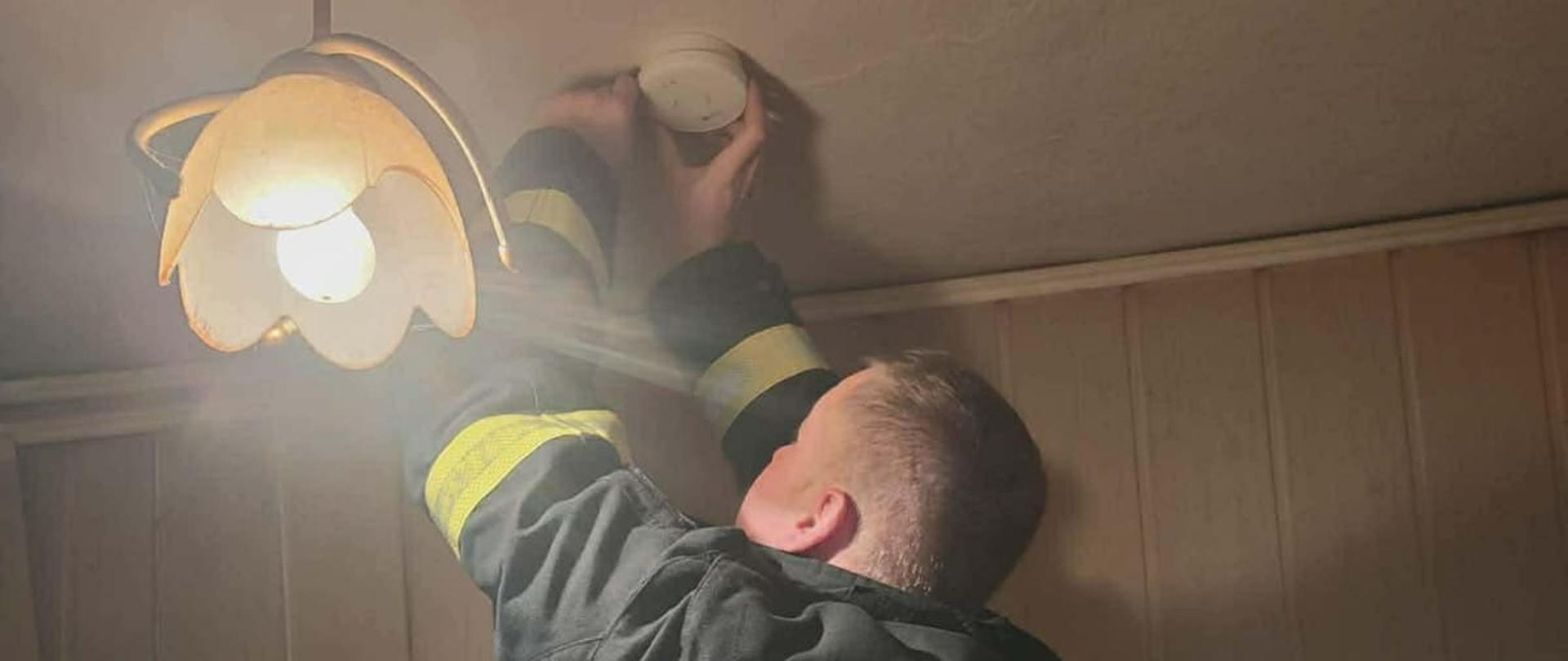 montaż czujki dymu i czujki tlenku węgla