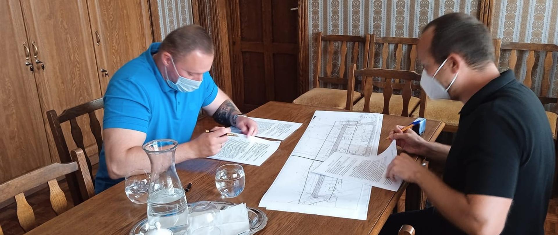 Zawarcie umowy na przebudowę dróg