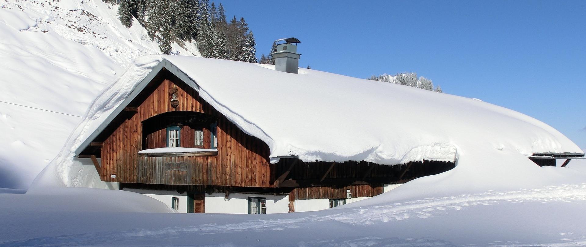 Grafika - śnieg na dachu