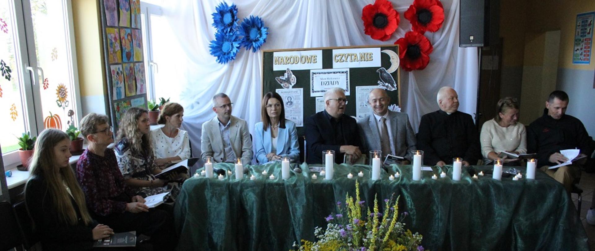 Narodowe czytanie - Szkoła Podstawowa w Szebniach