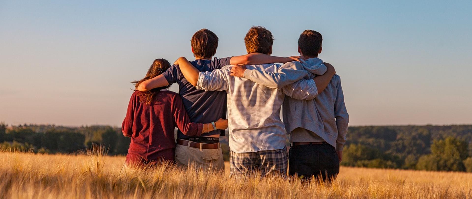 Młodzież - zdjęcie ilustracyjne, fot. Dimhou/Pixabay