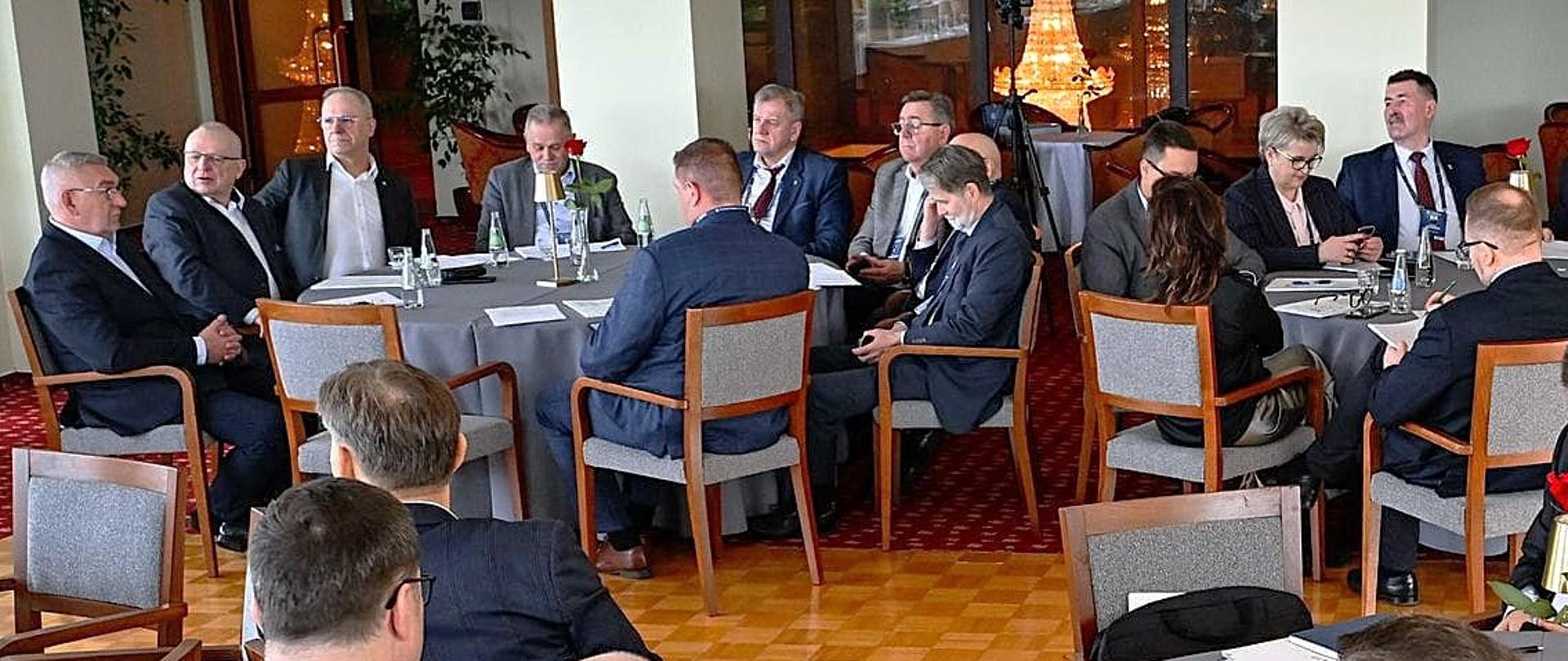 W posiedzeniu zarządu ZPP uczestniczył wiceprezes Związku, starosta bielski Sławomir Jerzy Snarski