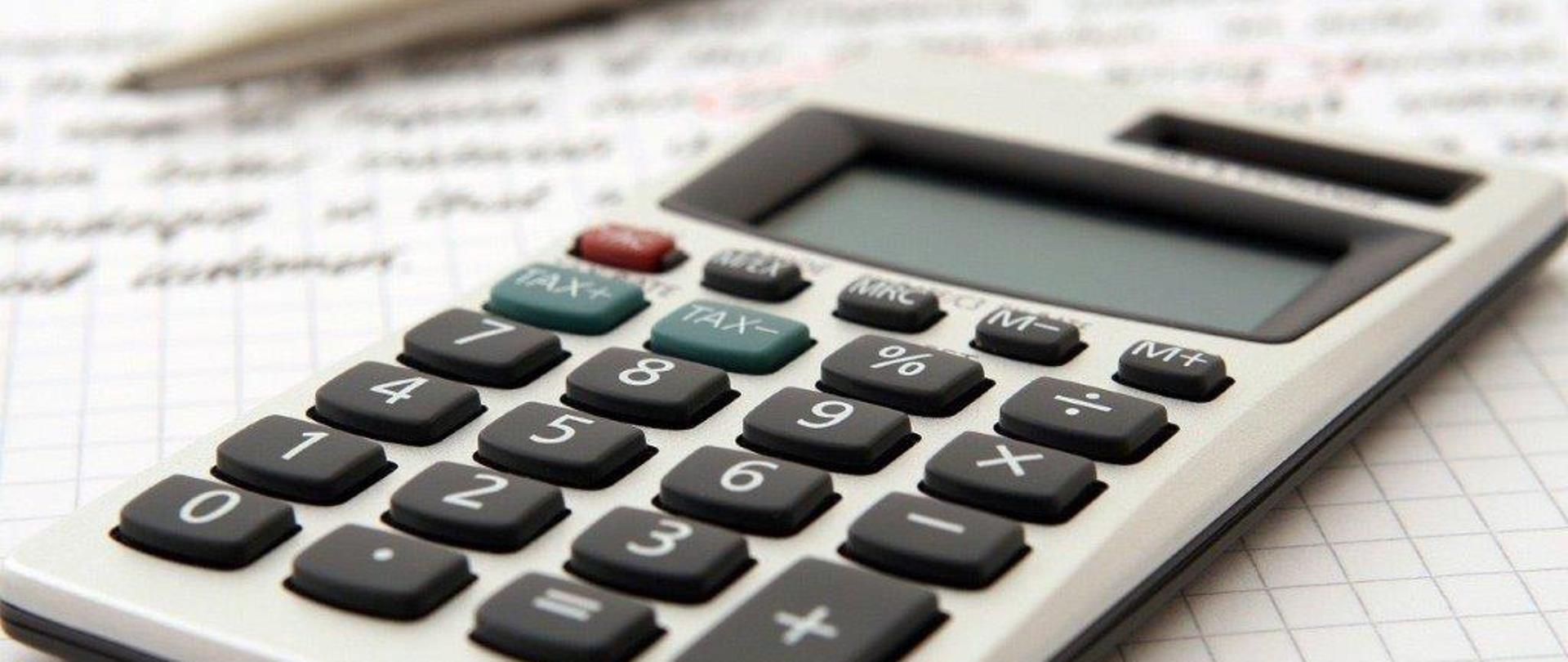 grafika przedstawia kalkulator