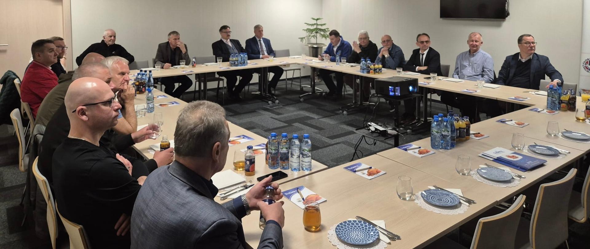 Wizyta członków zarządu Związku Powiatów Polskich w firmie SUEMPOL