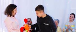 Zabawy i rozmowy z absolwentami przedszkola
