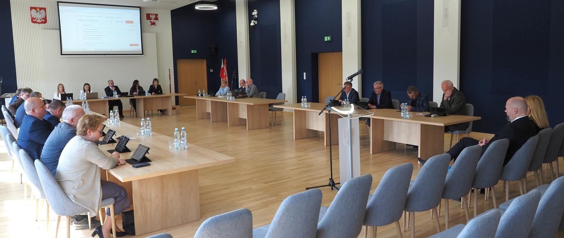 Obrady X sesji Rady Powiatu w Bielsku Podlaskim, 24.04.2025 r.