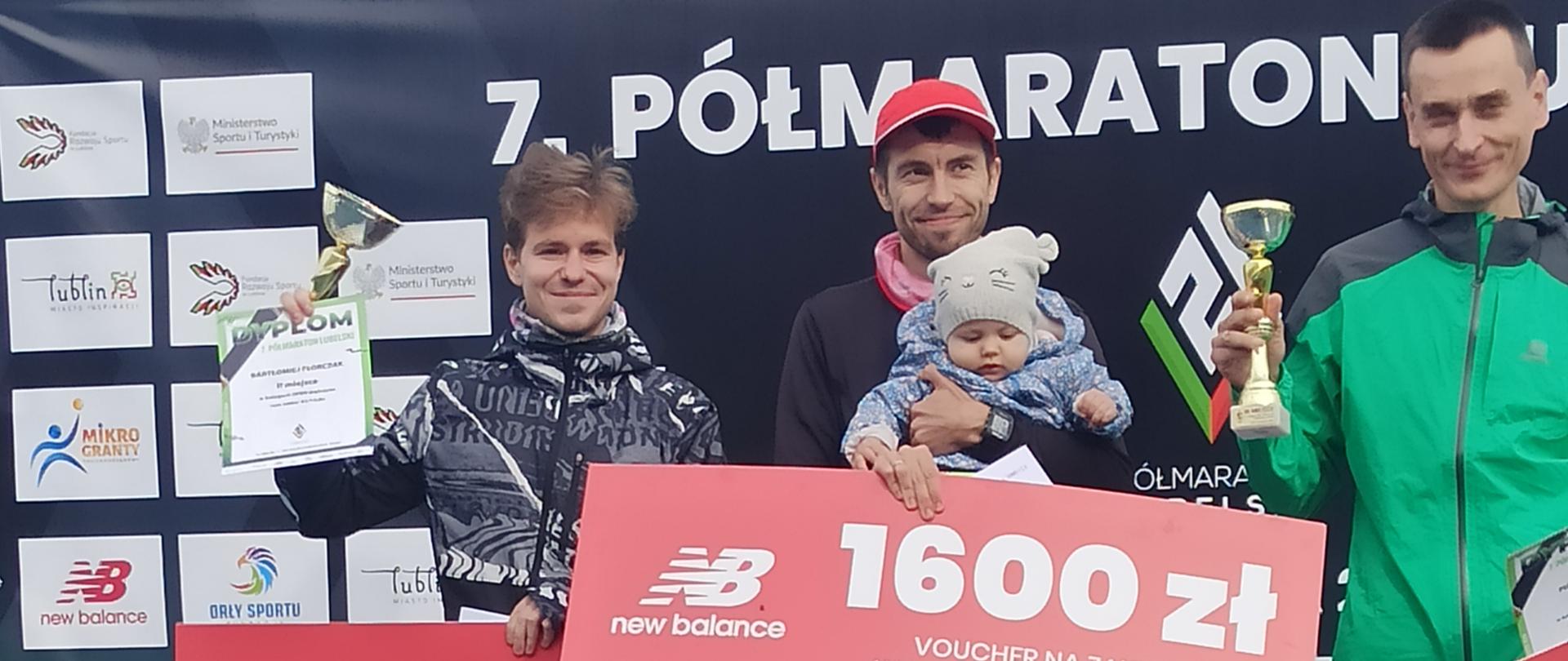 Michał Biały na najwyższym stopniu podium
