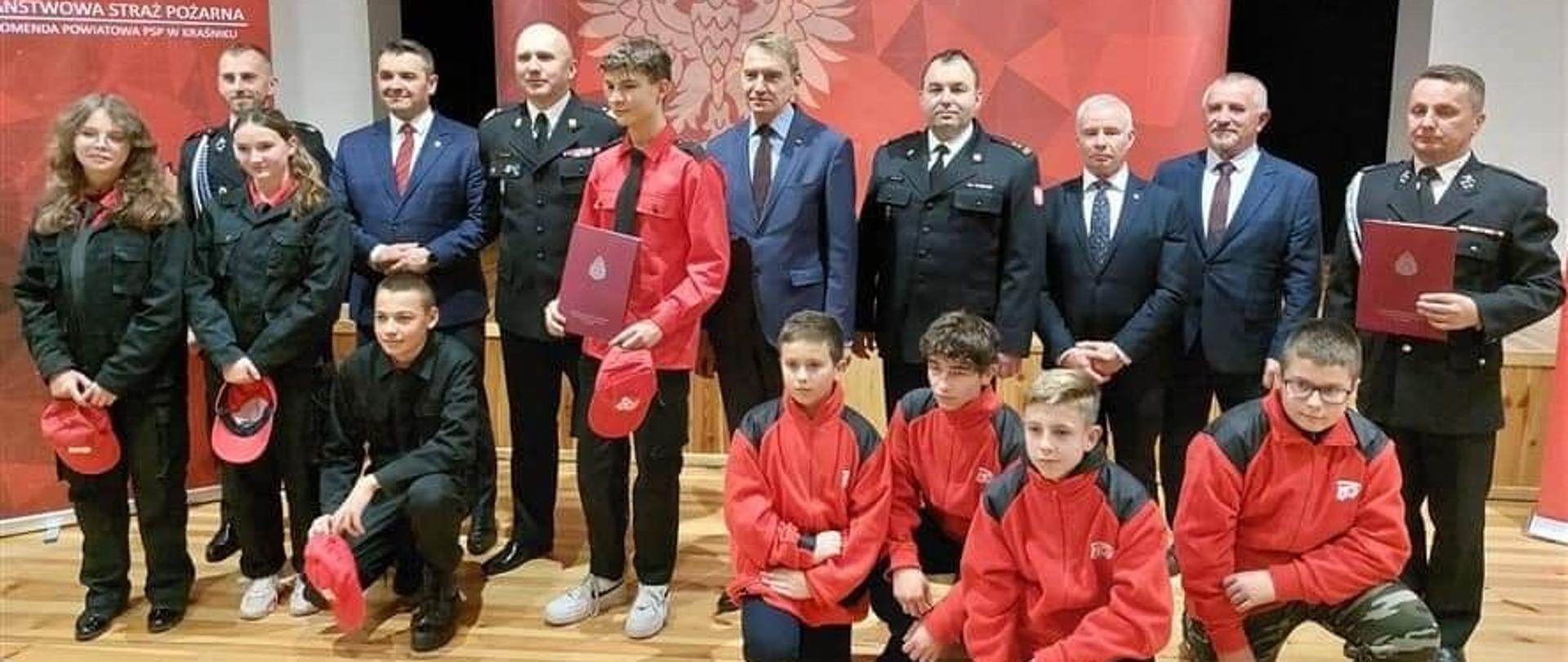 Przekazanie promes na zakup sprzętu i wyposażenia dla Młodzieżowych Drużyn Pożarniczych OSP