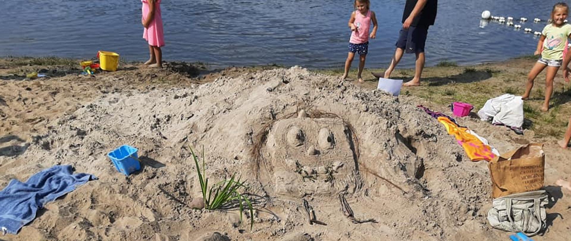 Piaskowa rzeźba - prace uczestników