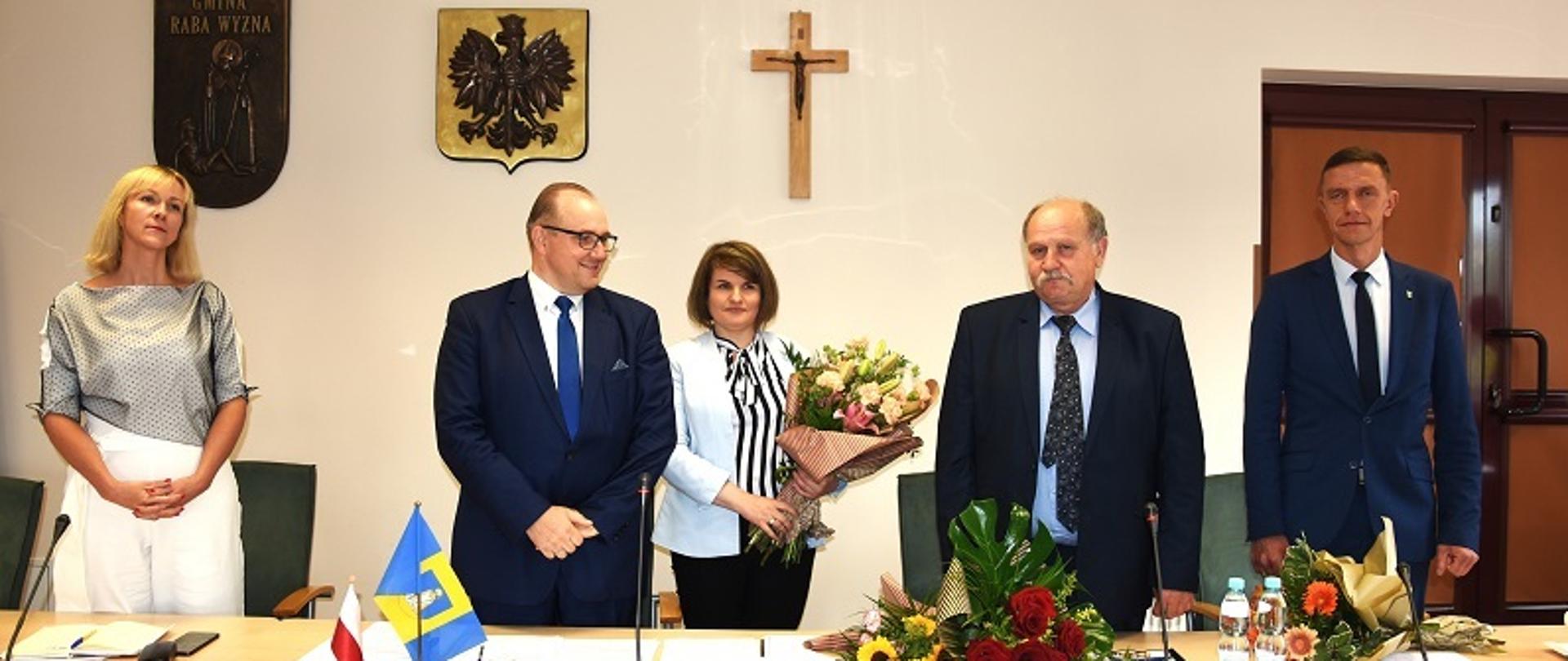 na zdjęciu: Zastępca Przewodniczącego Rady - Antolak-Rust Aleksandra, Przewodniczący Rady Gminy - Robert Wodziak, Skarbik Gminy - Beata Kalemba, Wójta Gminy - Andrzej Dziwisz, Zastępca Wójta - Rafał Grygorowicz