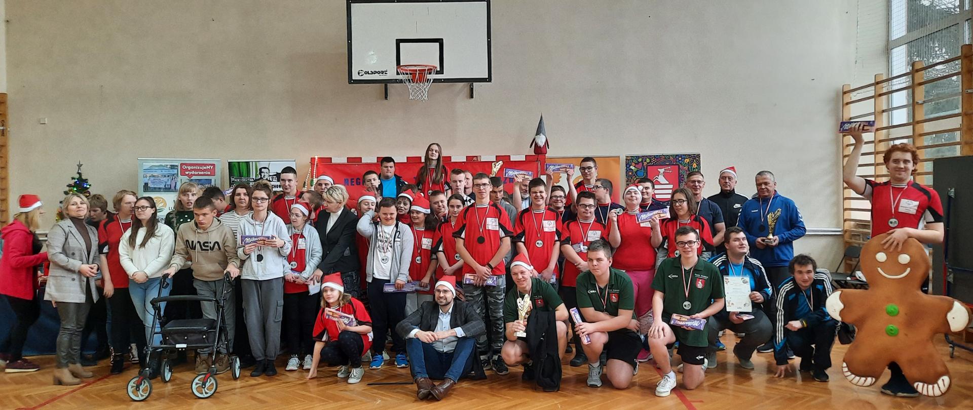 Wszyscy zawodnicy na wspólnej fotografii