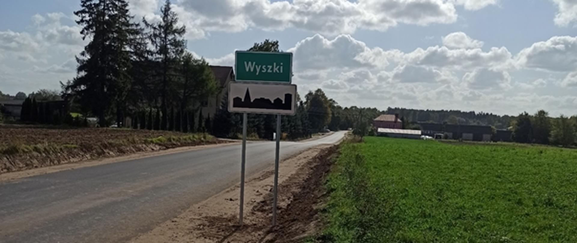 Droga powiatowa w miejscowości Wyszki