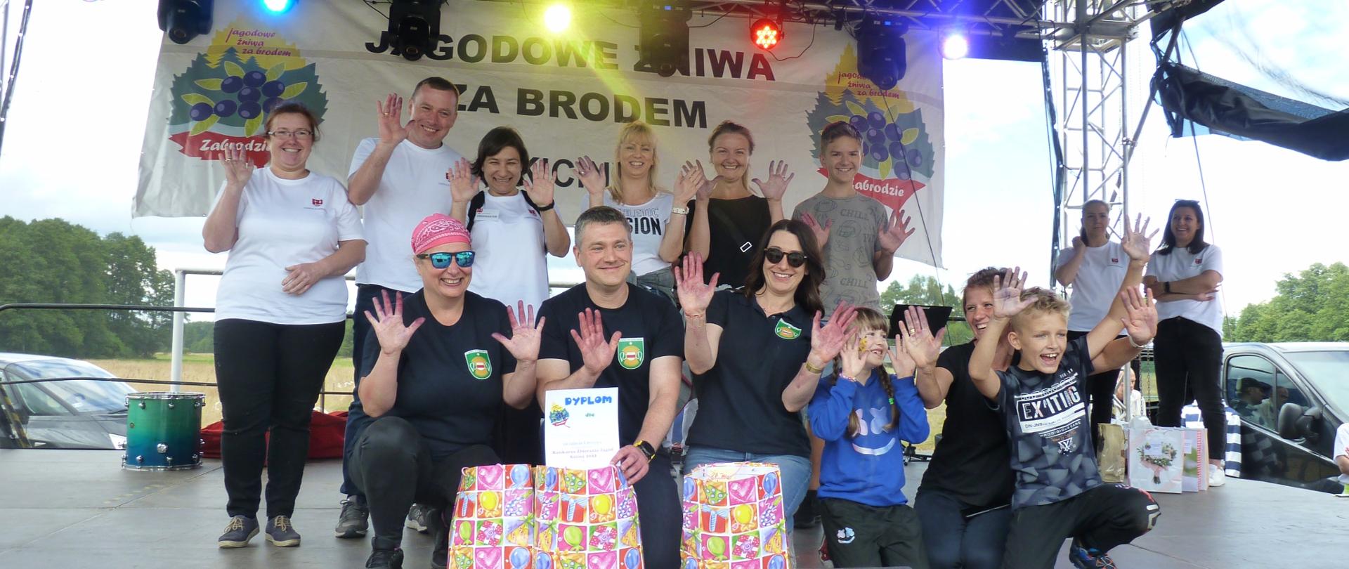 Jagodowe żniwa za brodem