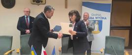 Uroczysta sesja - podpisanie porozumienia o kontynuacji współpracy z Gminą Redzikowo.