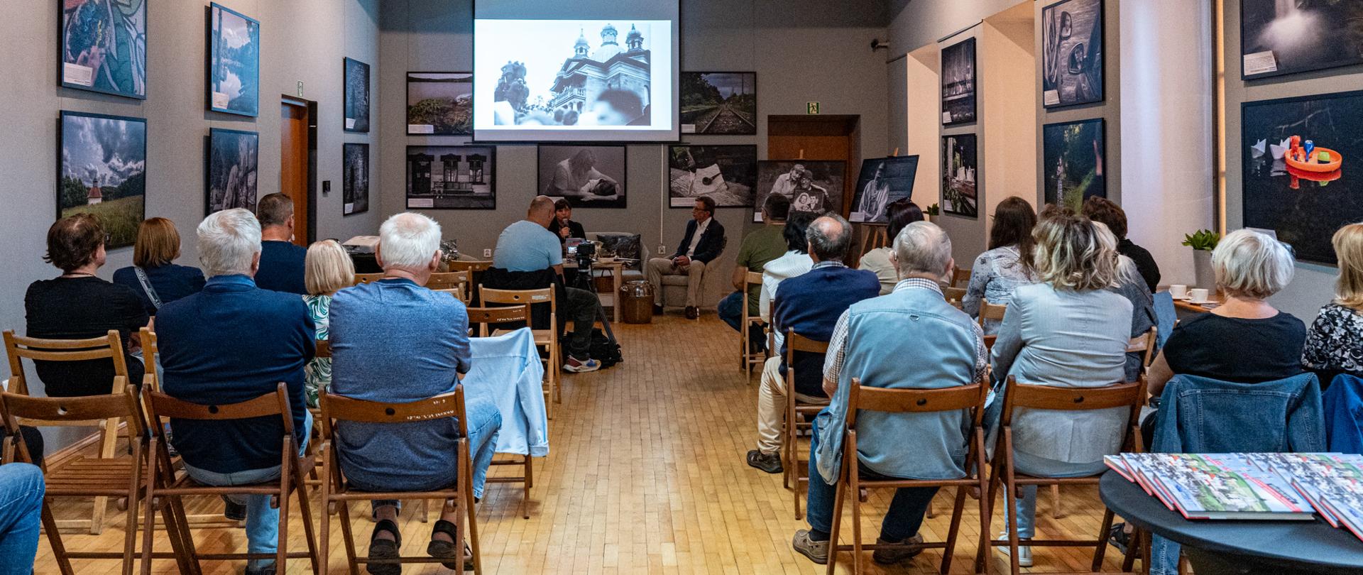 Spotkanie autorskie z Eweliną Prus-Bizoń – podróż przez sekrety regionu
