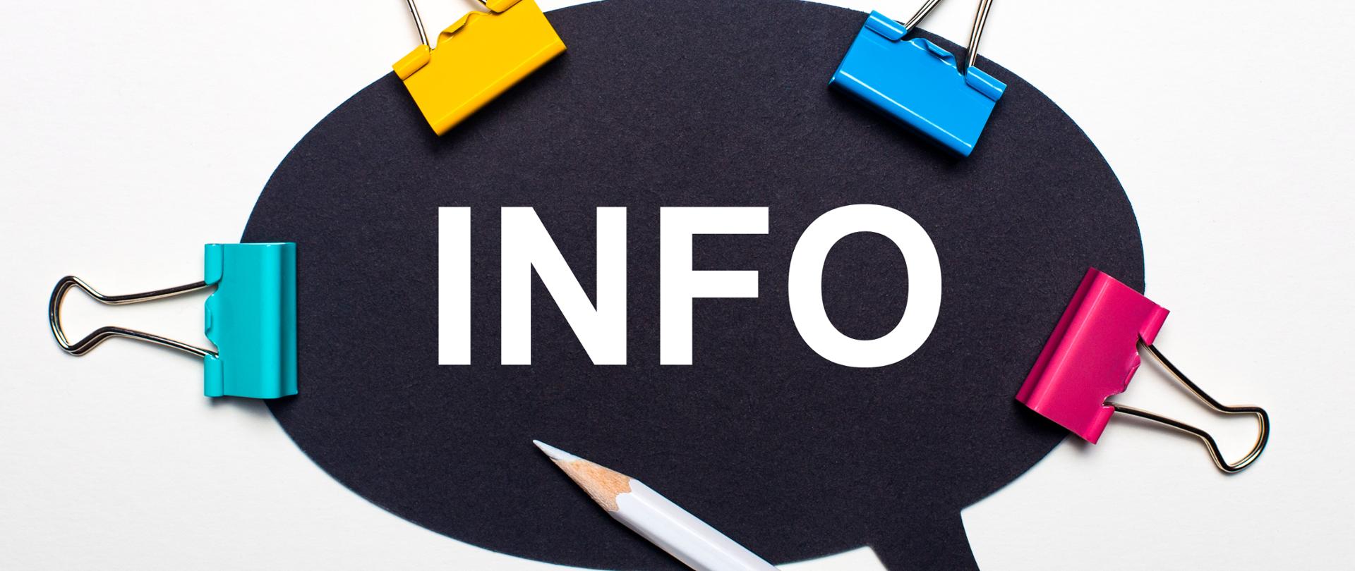 Grafika z napisem „INFO” w dymku rozmowy, obok kolorowe spinacze i biały ołówek.