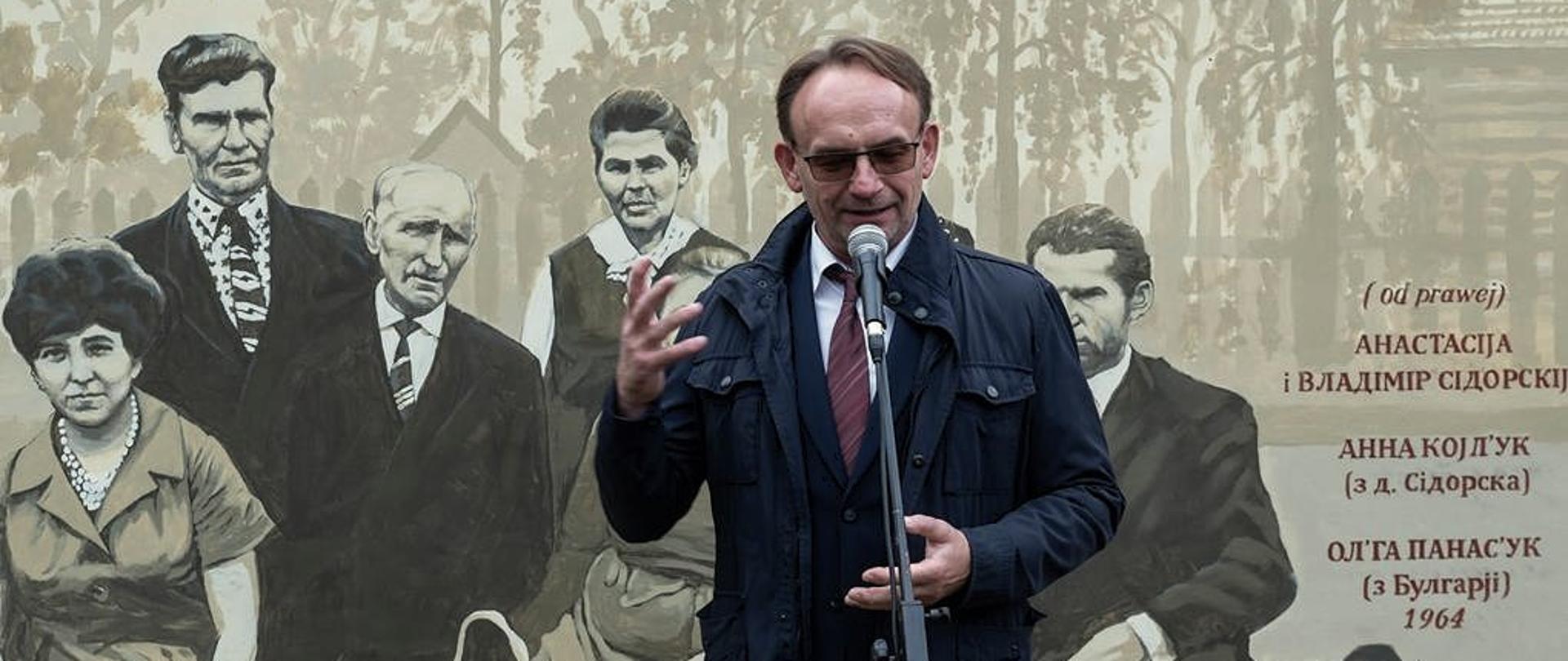 W uroczystości jubileuszu 40-lecia Muzeum Małej Ojczyzny w Studziwodach uwziął udział wicestarosta Piotr Bożko (fot. Aleksander Wasyluk)