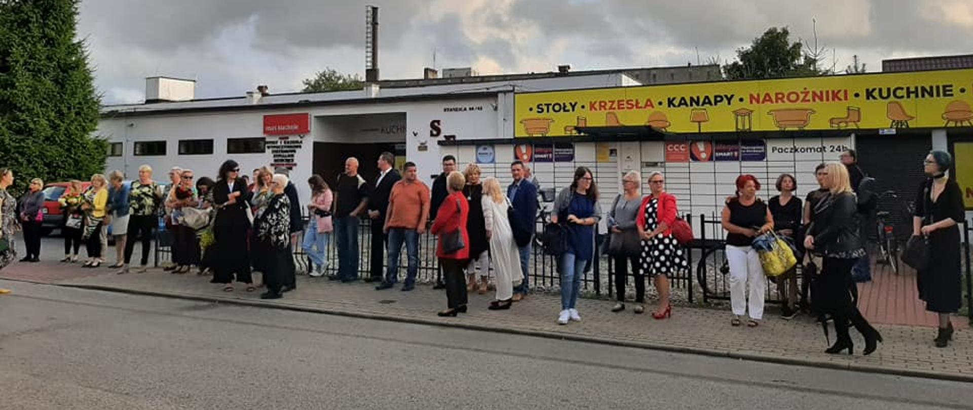 Odsłonięcie tablicy upamiętniającej krzyskiego poetę Andrzeja Sulima-Suryn