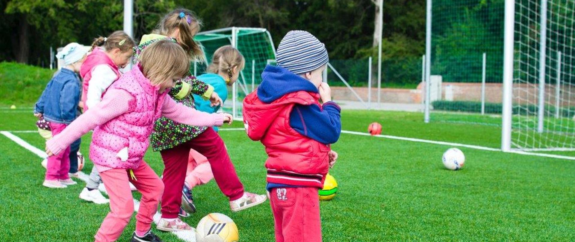 Dodatkowy zasiłek opiekuńczy - zdjęcie dzieci