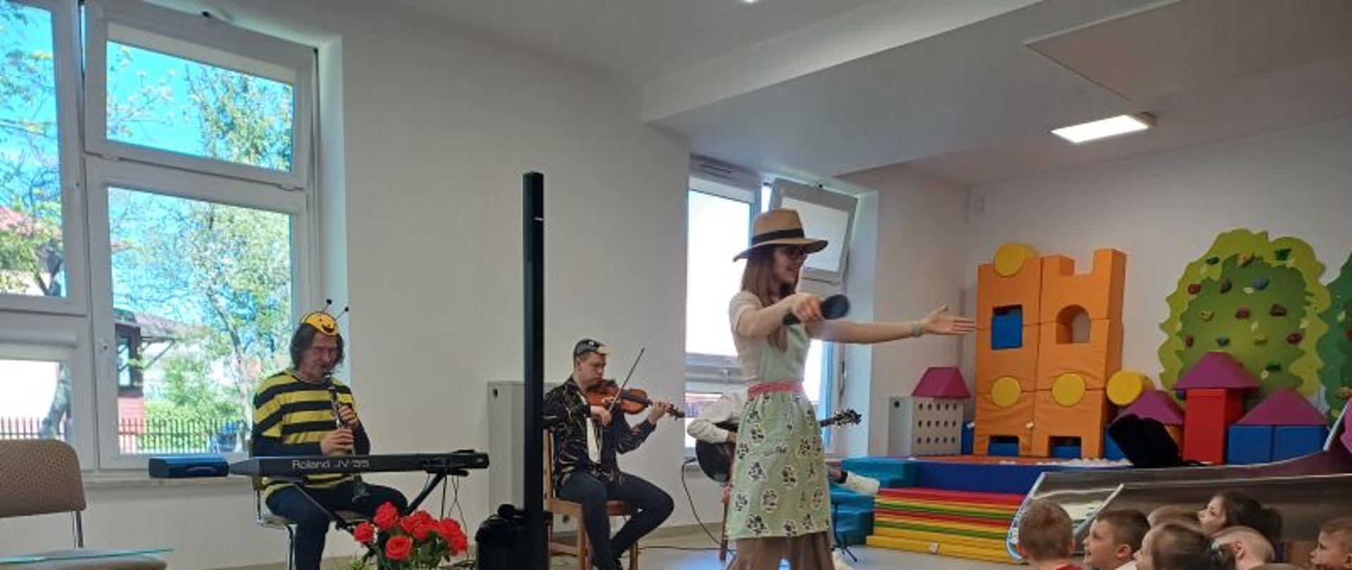 Artyści występujący przed przedszkolakami