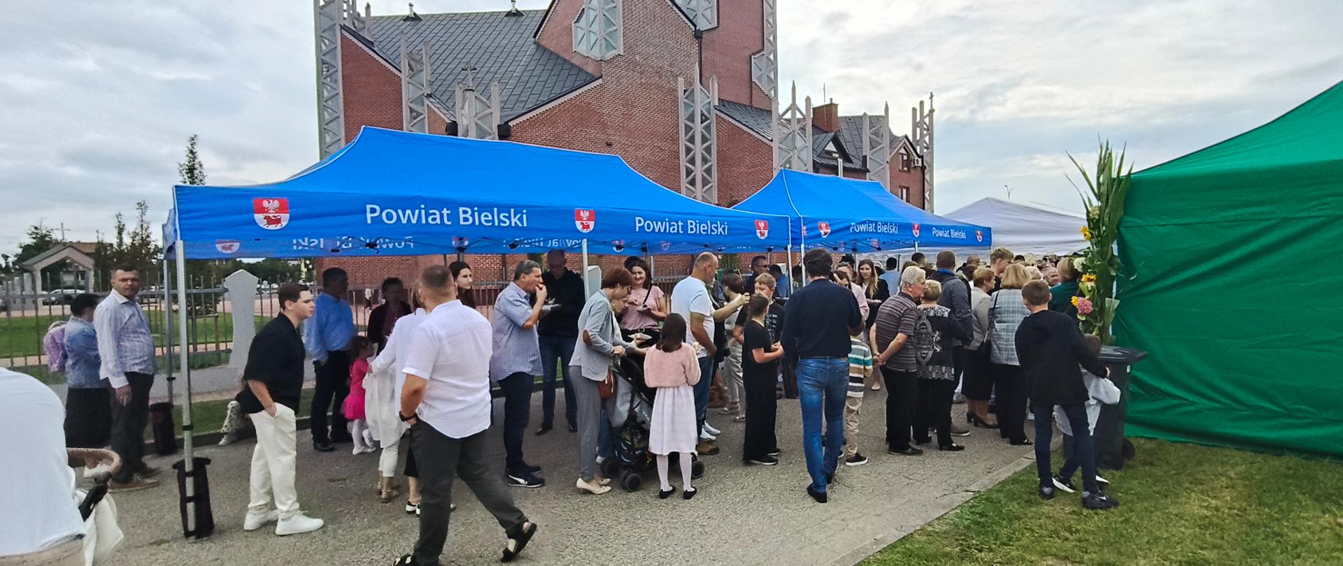 Dożynki parafialne w Sanktuarium Miłosierdzia w Bielsku Podlaskim odbyły się dzięki wsparciu starosty bielskiego i Powiatu Bielskiego