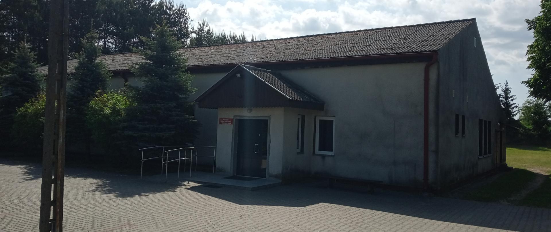 zdjęcie budynku świetlicy w Słomkach