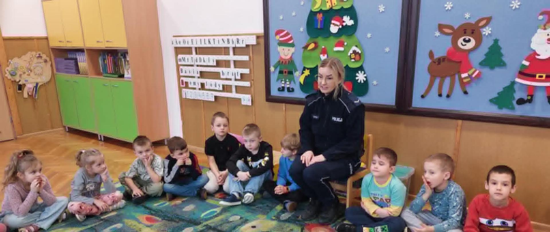 Spotkanie z Panią policjantką w grupie Sarenek