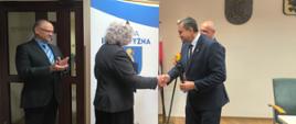 Pożegnanie nauczycieli odchodzących na emeryturę, świadczenie kompensacyjne oraz przyjęcie nominacji dyrektorskich 