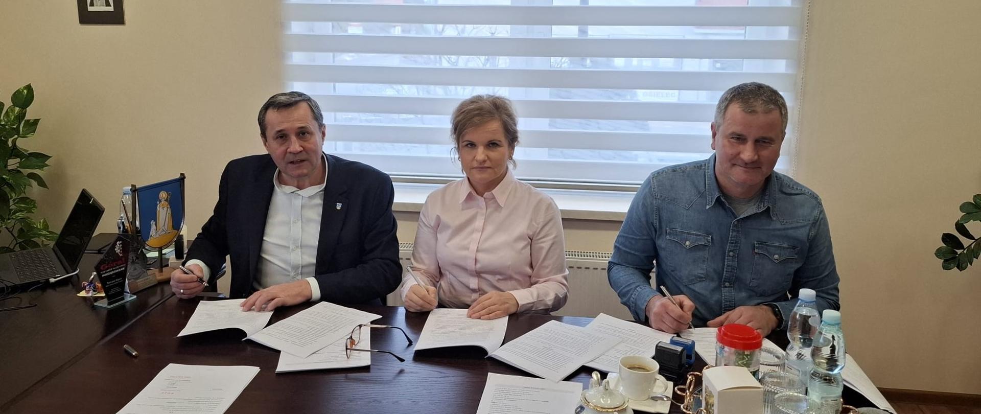 Podpisanie umowy na Rozbudowę infrastruktury wodno-kanalizacyjnej na terenie Gminy Raba Wyżna - część I - sieć wodociągowa