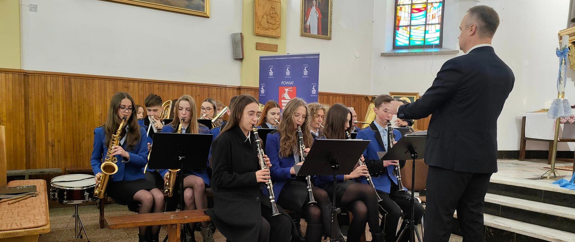 Koncert Parafialnej Orkiestry Dętej w Szastarce